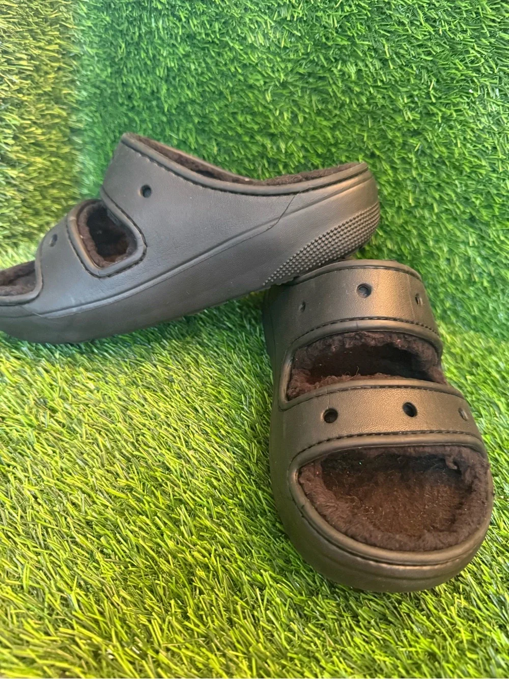Crocs unisex 2 strape Black Shearling-Lined Slide Sandals m. 5. W. 7